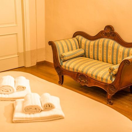 Il Gallo - Charming Apt In The Heart Of Lucca Exterior photo