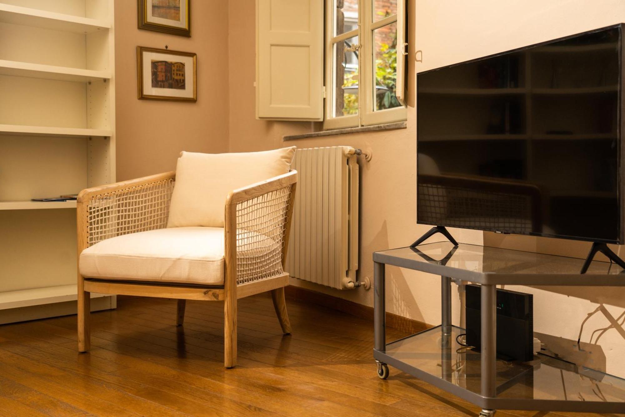 Il Gallo - Charming Apt In The Heart Of Lucca Exterior photo