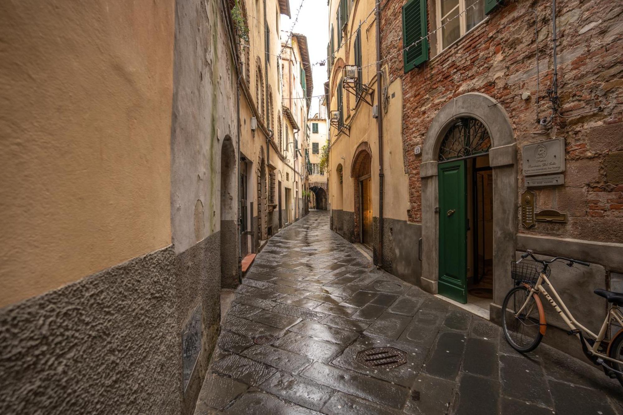 Il Gallo - Charming Apt In The Heart Of Lucca Exterior photo