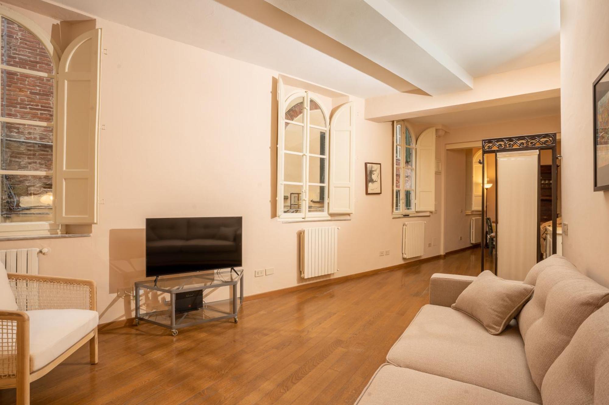 Il Gallo - Charming Apt In The Heart Of Lucca Exterior photo