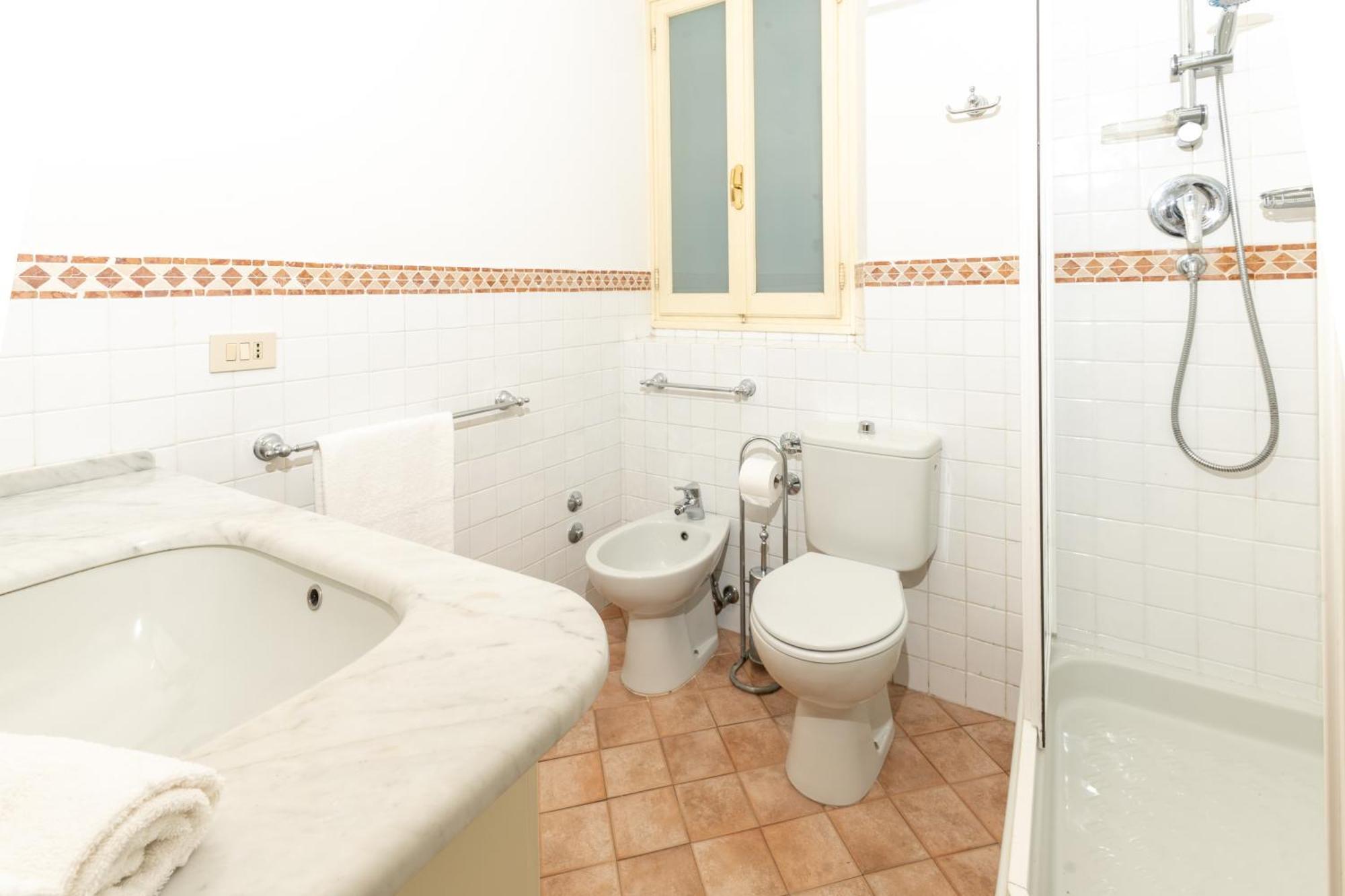 Il Gallo - Charming Apt In The Heart Of Lucca Exterior photo